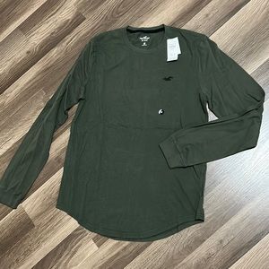 NWT Men’s Hollister Long Sleeved Tee